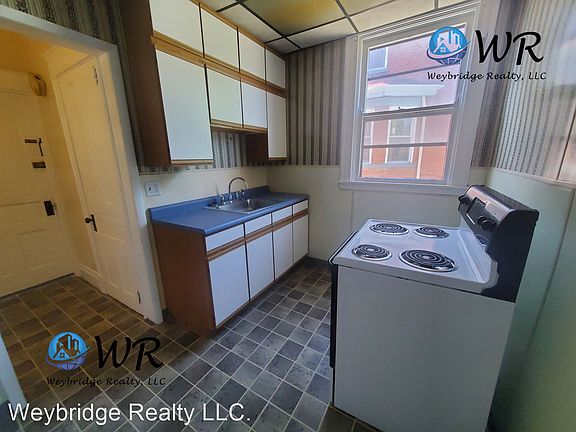 5th image of 2266 Harrison Ave #1