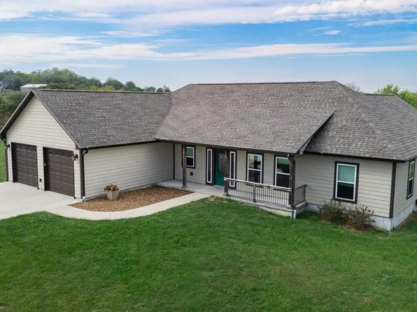 1074 NE 121st Rd, Warrensburg, MO 64093