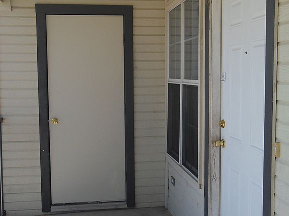 2nd image of 1509 Dugger Cir APT B