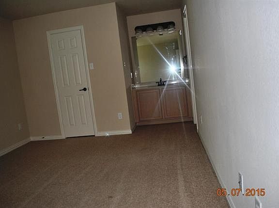 5th image of 1017 Southlake Dr