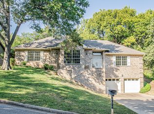 1726 Spring Lake Dr, Arlington, TX 76012