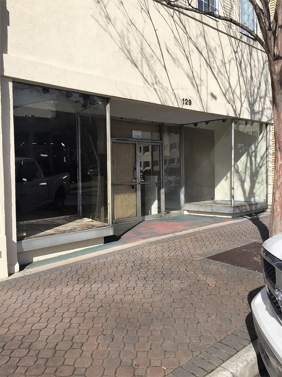 Building Photo - 129 S Hill St