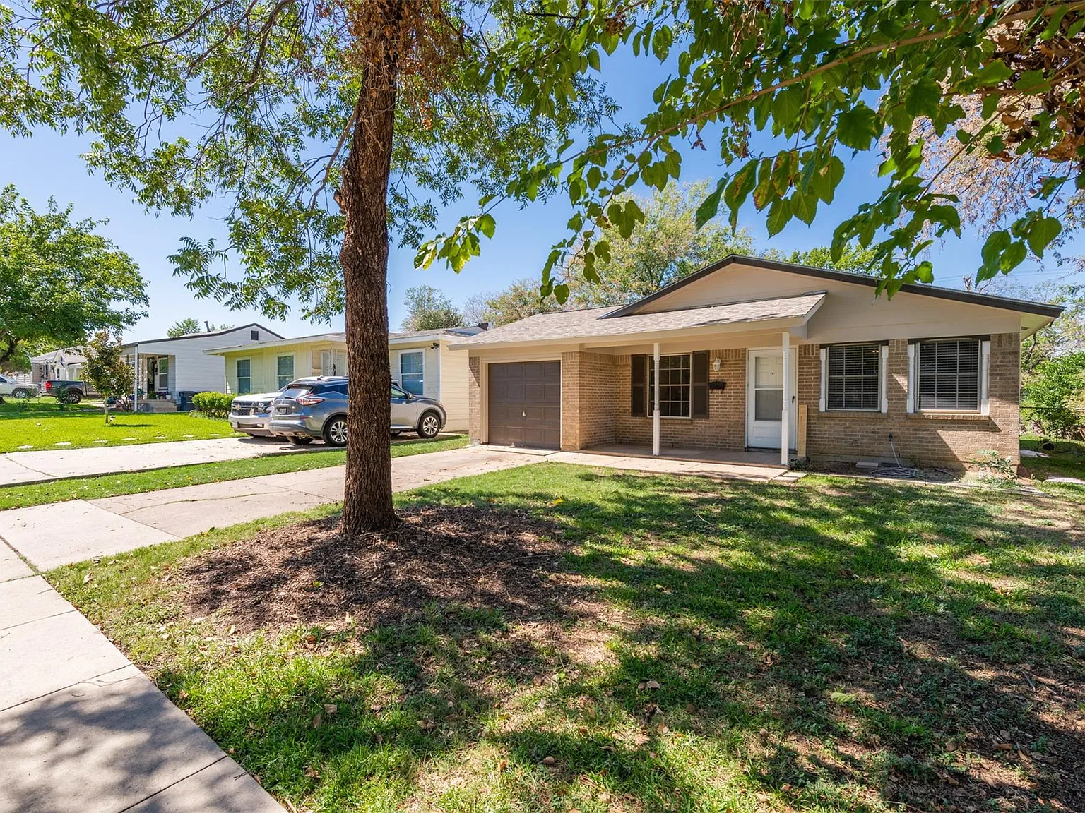 2 bed, 1.5 bath, 983 sqft, $1,650 — Photo 3