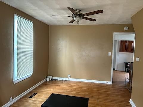 3rd image of 604 E Main St