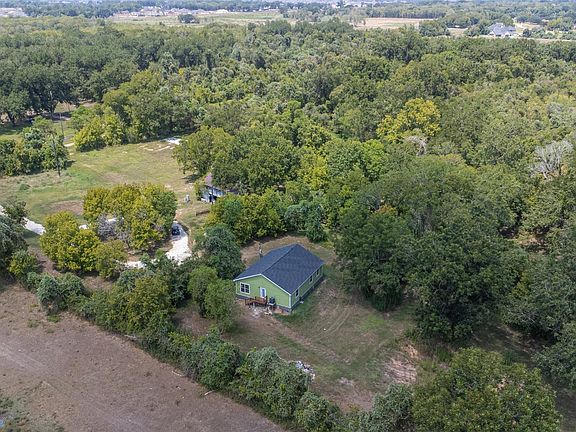 3rd image of 1502 Miller Rd