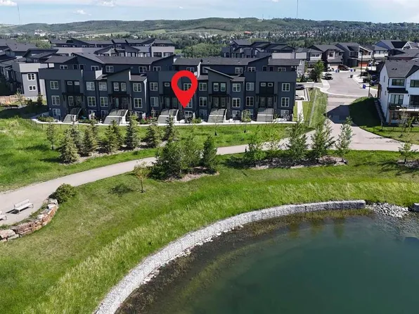 260 E Rowley Way NW #412, Calgary, AB T3L 0H5