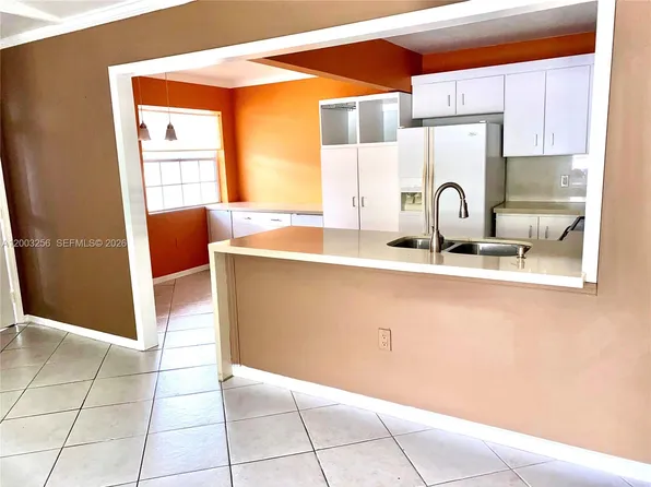 464 NE 210th Circle Ter #201-10A, Miami, FL 33179
