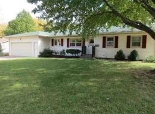 2950 10th St, East Moline, IL 61244