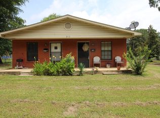 1131 Poplar St, Grenada, MS 38901