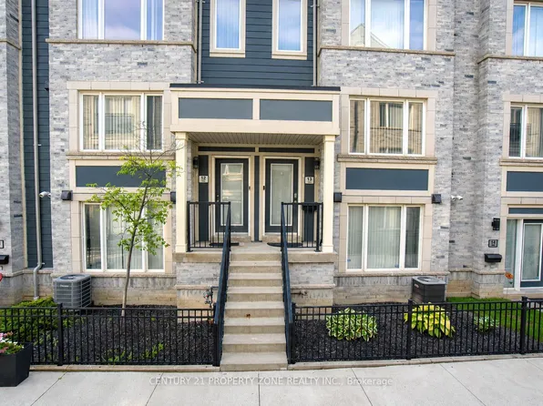 5035 Oscar Peterson Blvd #12, Mississauga, ON L5M 0P4