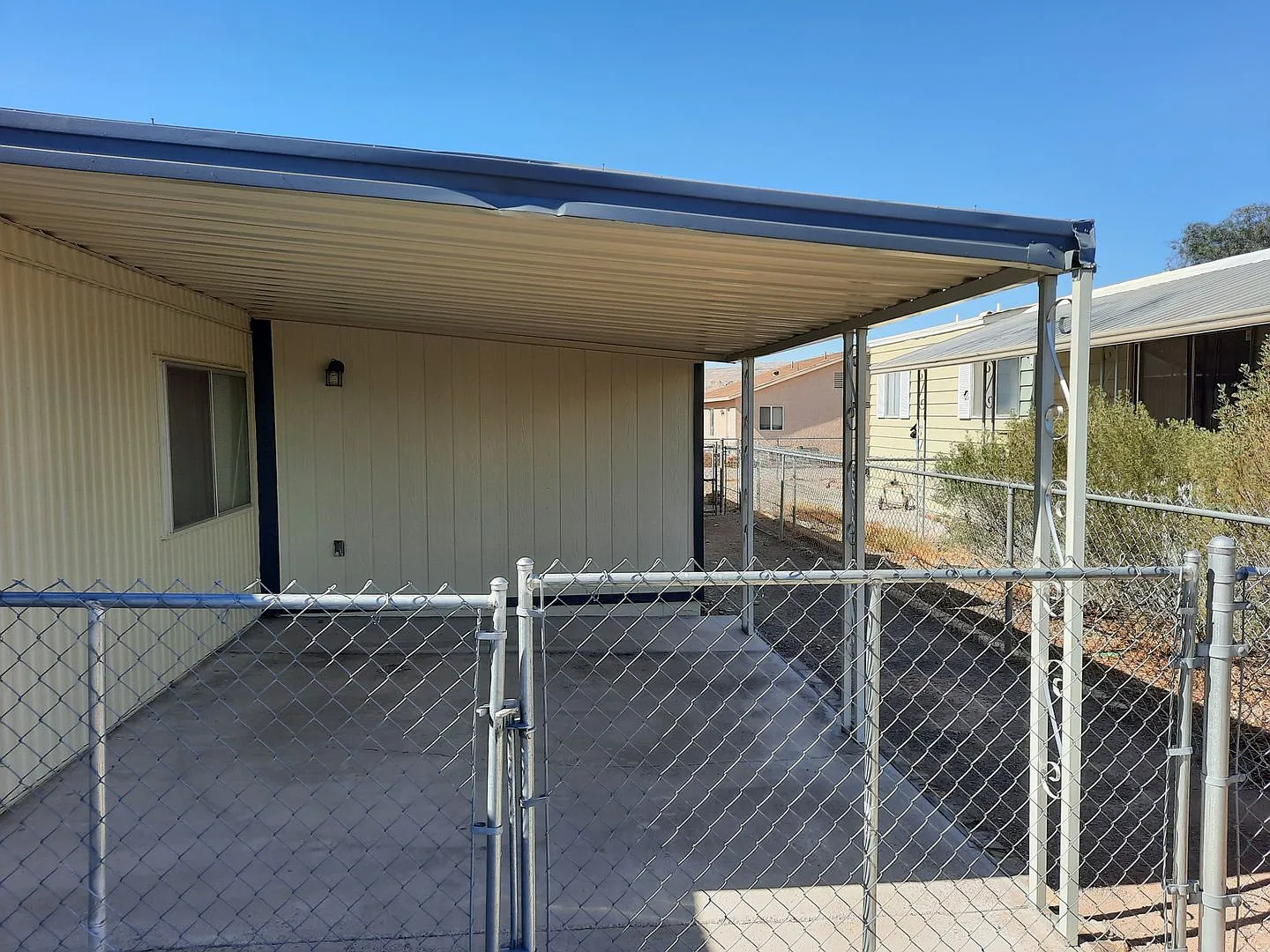 3 bed/2bath Mobile Home Walking Distance to the Colorado River! — Photo 4