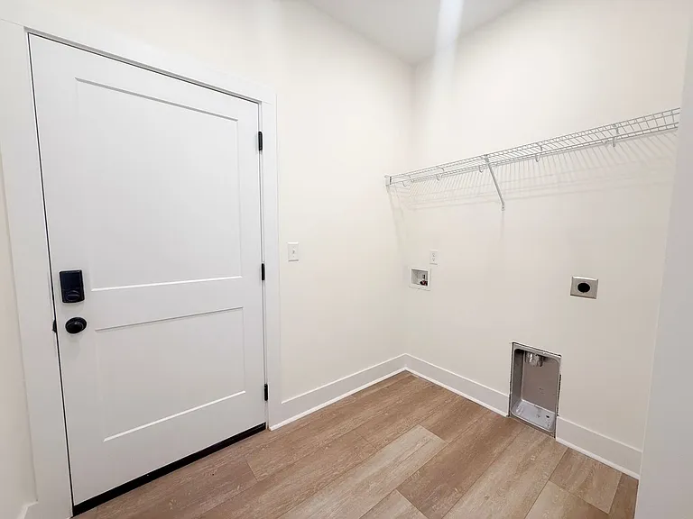 1403 Westbrook Cir — Photo 12