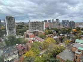 219 Dundas St E