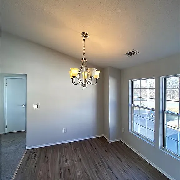 1502 Whispering Hls — Photo 11