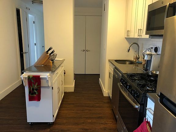 3rd image of 410 St Nicholas Ave APT 17E