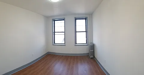 Rented by Grandeur Realty Inc