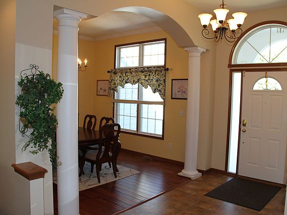 2nd image of 5987 Woodsview Way