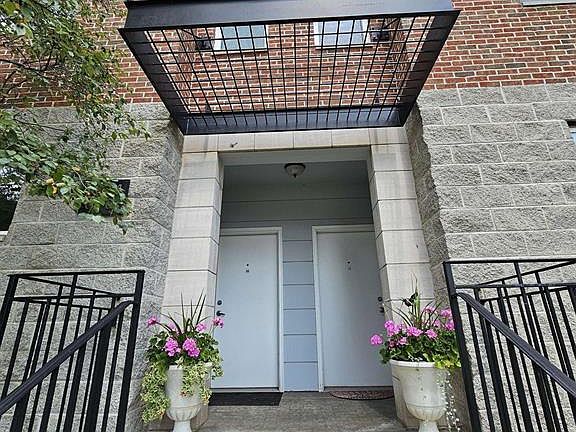 3rd image of 66 Clinton St