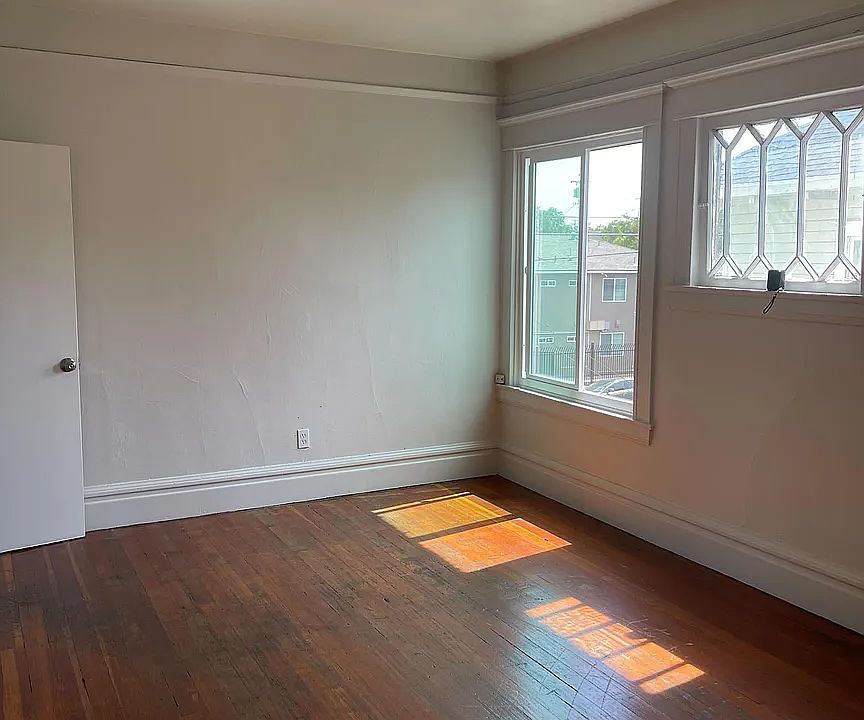 1st image of 421 E Rose St #421