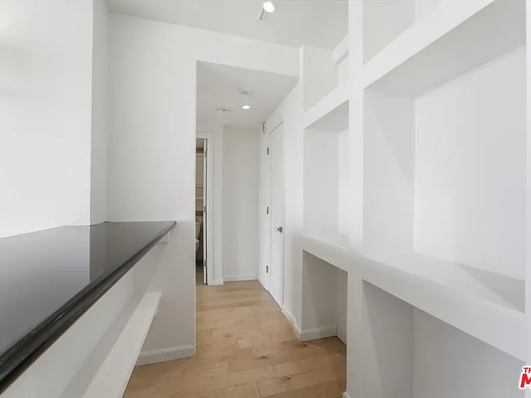 969 Hilgard Ave #1106 — Photo 10