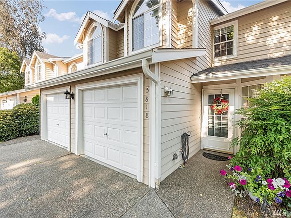 3rd image of 5818 Chardonnay Dr SE