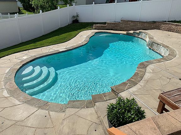 2nd image of 8106 Tichenor Point Ct