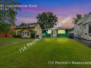 685 Longmeadow Rd, Eggertsville, NY 14226