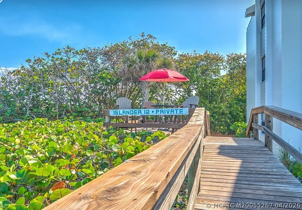 2 bed, 2.0 bath, 1360 sqft, $6,000 — Photo 2