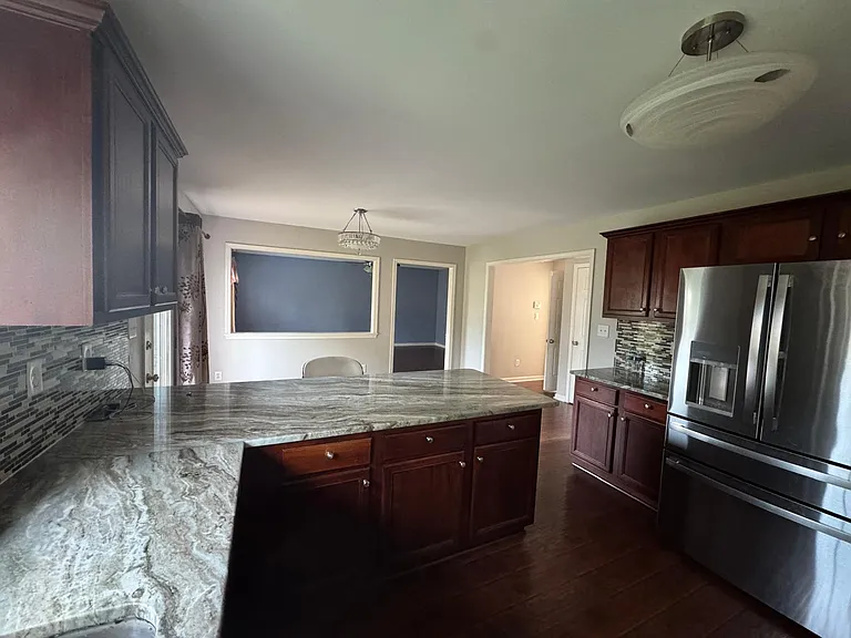 10916 Collington Dr — Photo 10