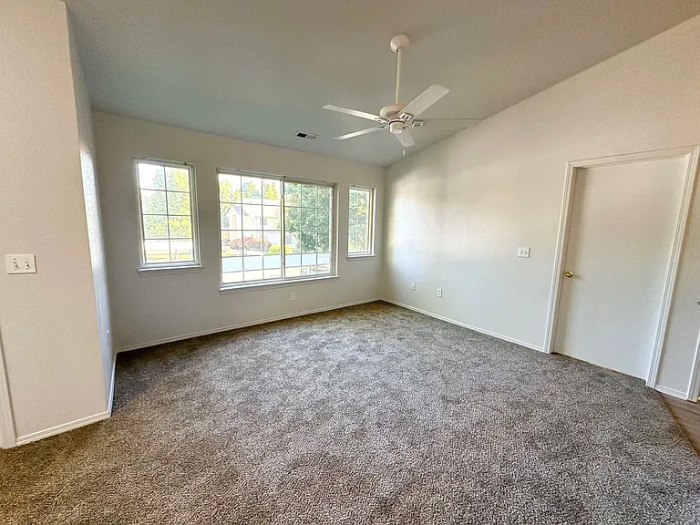 10673 W Halstead Ln #202 — Photo 4