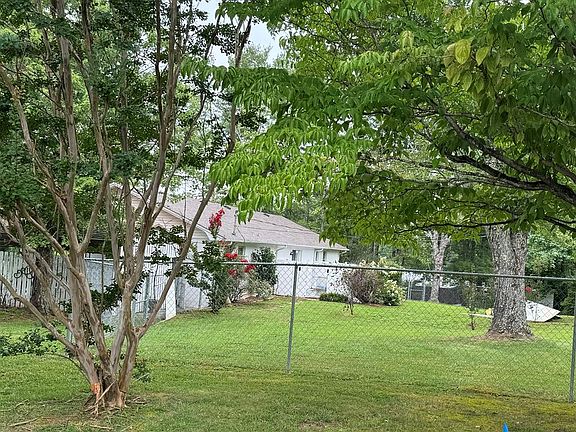 3rd image of 295 Williams Cir