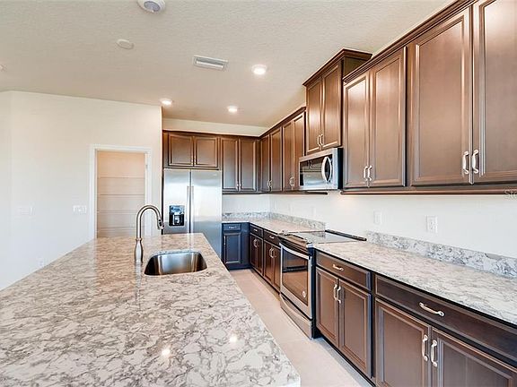 4th image of 13431 Palmera Vista Dr #325