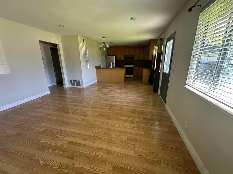 2136 Skylark Ct — Photo 18