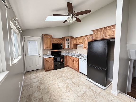 5th image of 2878 Manola Dr