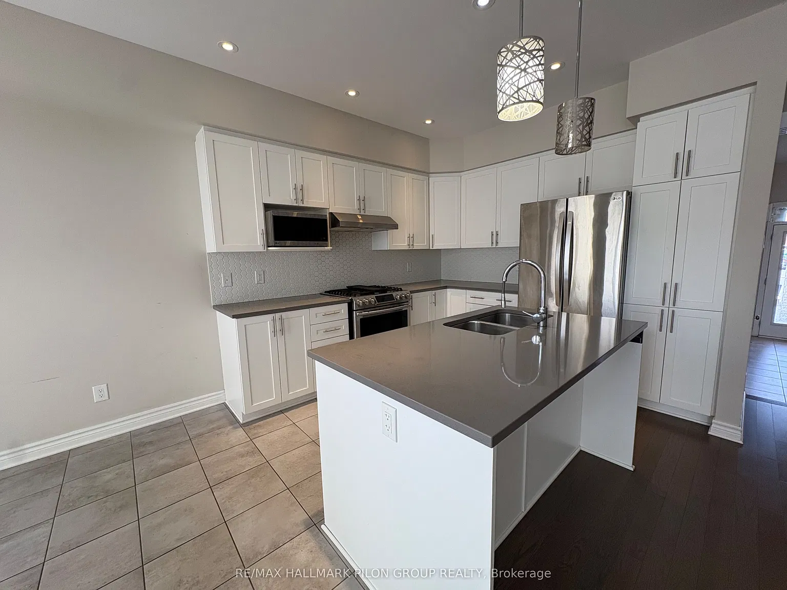 3 bed, $3,100 — Photo 3