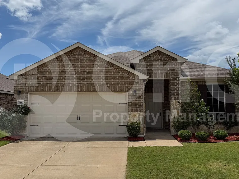 2213 Heaton St — Photo 2