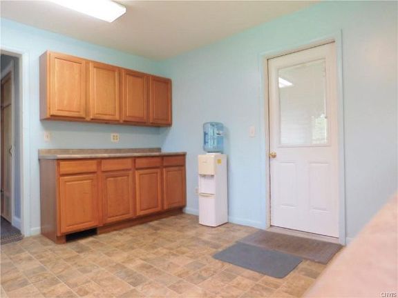 5th image of 308 Mill St