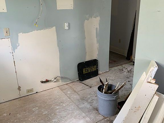4th image of 523 Wainwright Ave