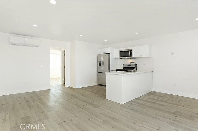 1st image of 6745 Laurel Canyon Blvd APT 204