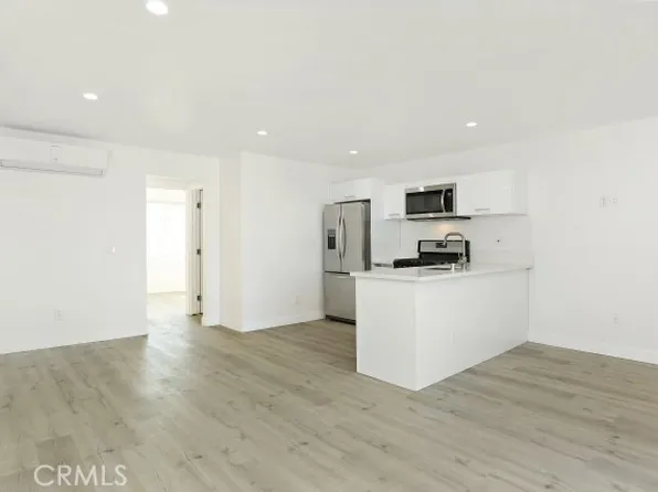 6745 Laurel Canyon Blvd, North Hollywood, CA