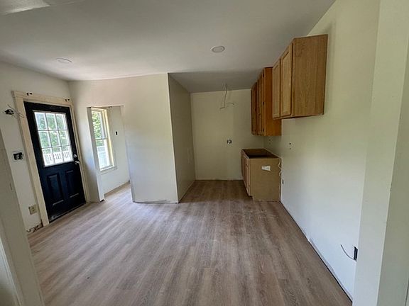 5th image of 8 Union St #1