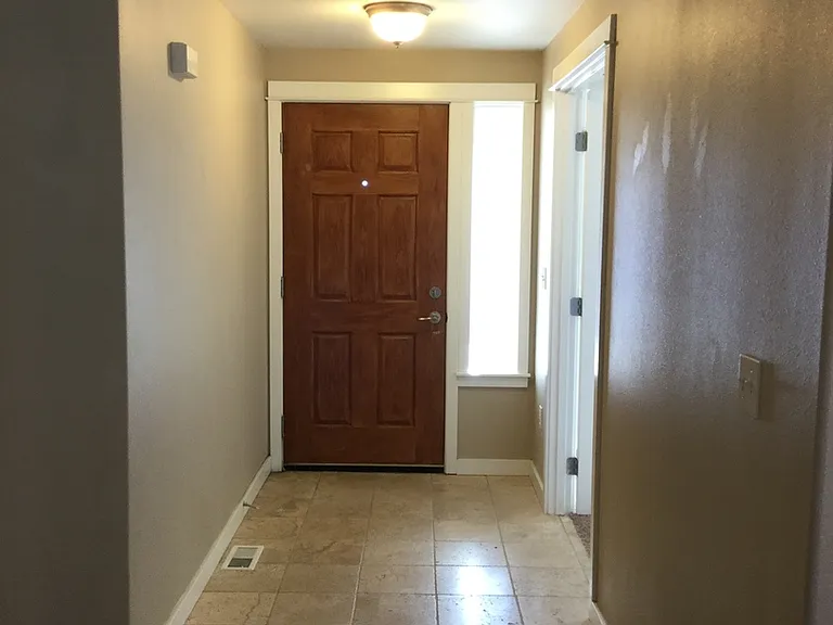 4067 Somerset Dr NE — Photo 3
