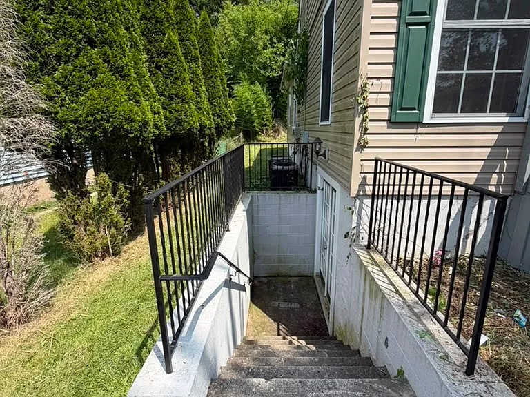 803 Silver Creek Rd — Photo 3