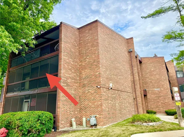 14501 Central Ct APT M2, Oak Forest, IL 60452