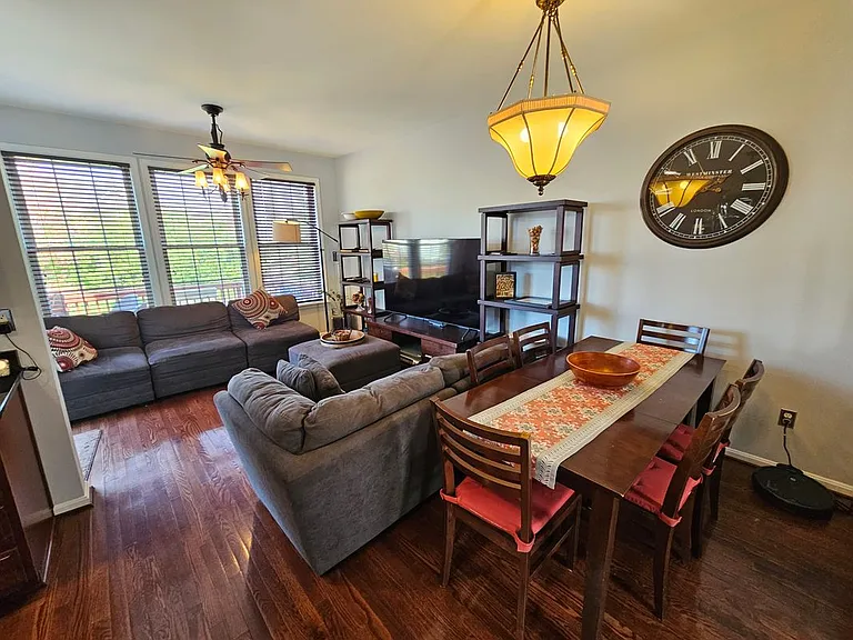 1201 Cambria Ter NE — Photo 11