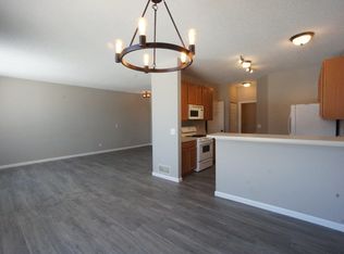 8966 Comstock Ln N, Maple Grove, MN 55311