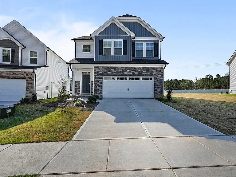 428 Longleaf Glen Ln — Photo 1