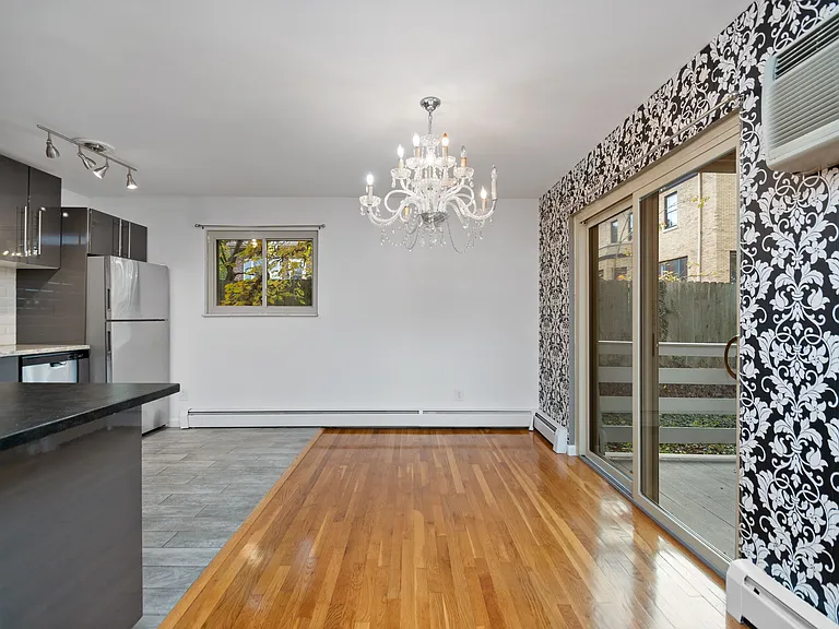 2821 Griffiths Ave — Photo 14