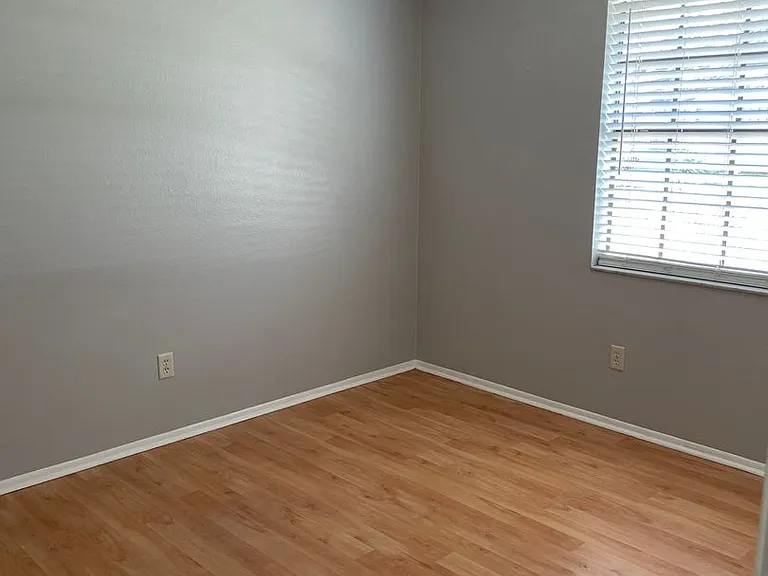 3000 Weymouth Ct — Photo 5