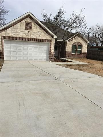 1st image of 321 Yvonne Dr